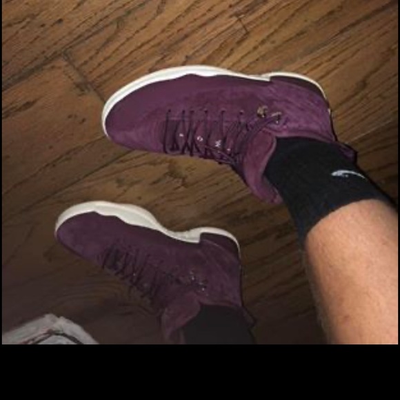 Jordan 12 Maroon - Picture 2 of 2